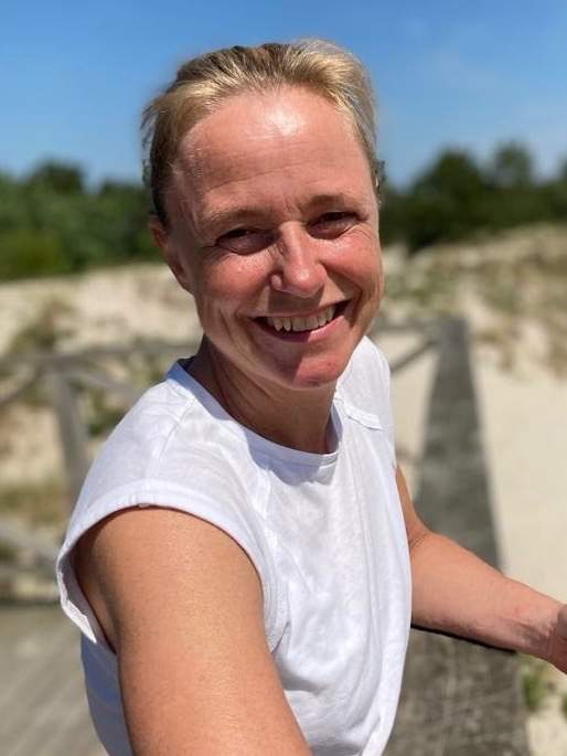 482827102_553325543785735_8459873638817849921_n Maria Rosenqvist – legitimerad psykoterapeut och socionom på HR Terapi & Konsult i Limhamn, arbetar med psykoterapi och konsultation